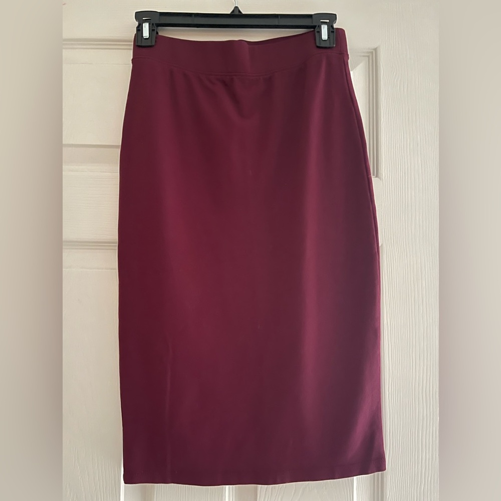 Burgundy pencil skirt